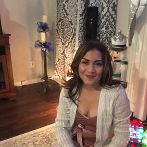 Meet your Posher, Claudia